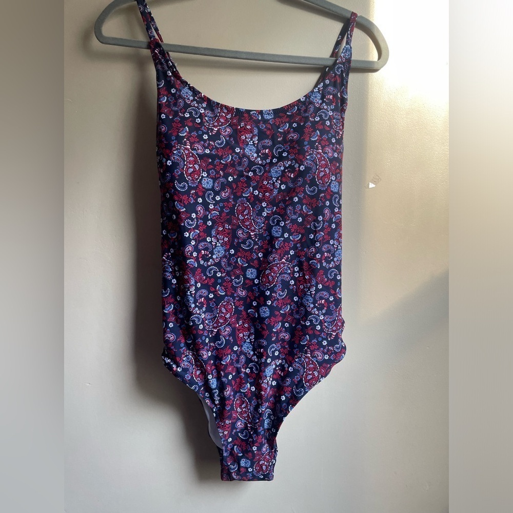 NWT Old Navy Paisley one piece swim suit cross cross back size XXL